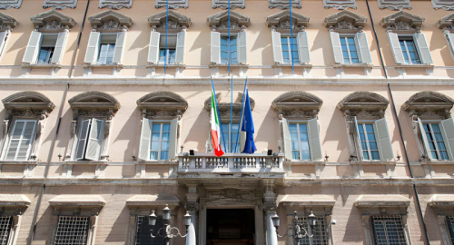 Lo scontro sul Decreto Sicurezza: tra Pugno di Ferro e allarme costituzionale